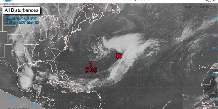 BAJA PRESIÓN EN EL ATLÁNTICO, CON 90% DE DESARROLLO CICLÓNICO A 5 DÍAS