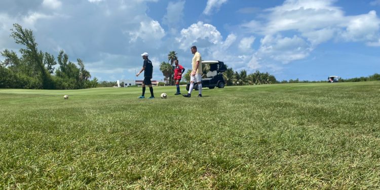 BEN CLARKE TOMA LA CIMA DEL CANCÚN MAJOR DE FOOTGOLF