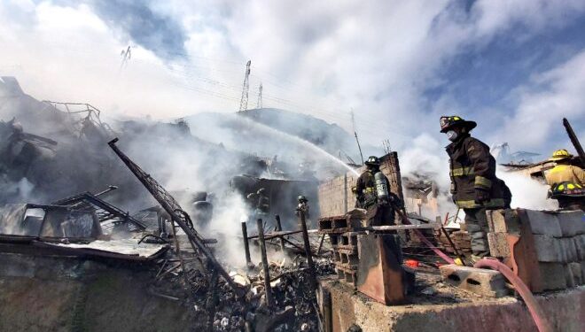 INCENDIO ARRASA CON 45 VIVIENDAS EN EL NORTE DE CHILE