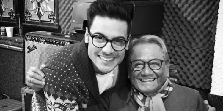 CARLOS RIVERA ESTRENA VIDEO EN EL QUE CANTA A DUETO CON ARMANDO MANZANERO