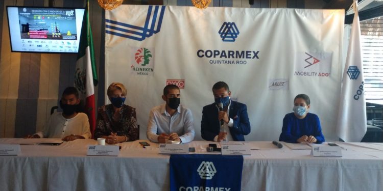 FIRMA COPARMEX ANTE NOTARIOS COMPROMISOS DE 8 DE 12 CANDIDATOS