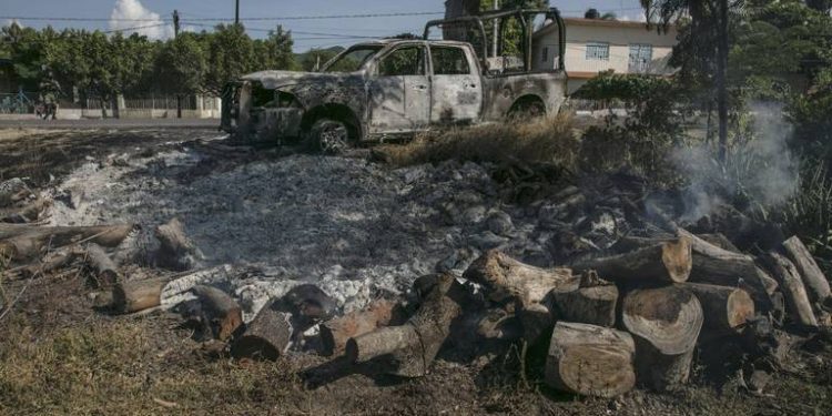 DESTRUYEN DE NUEVO CARRETERA EN AGUILILLA, MICHOACÁN