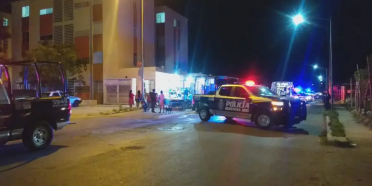 BALEAN A UNA MUJER EN UN DEPARTAMENTO DE PARAÍSO MAYA