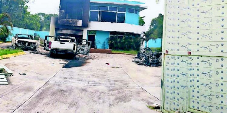 QUEMAN CASAS Y AUTOS EN LA CHONTALPA