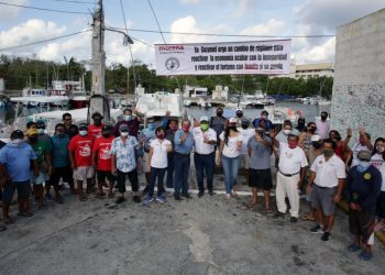TRABAJADORES DEL MAR RESPALDAN A JUANITA ALONSO