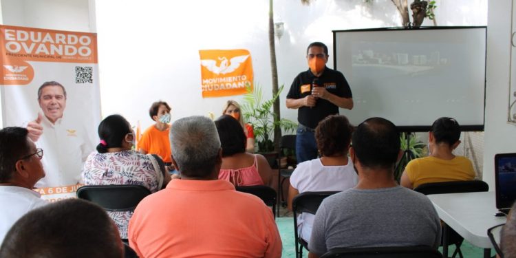 EDUARDO OVANDO, ES INVITADO POR VECINOS DE LA AV. CTM PARA HABLAR DE LAS PRINCIPALES PREOCUPACIONES Y UNIRSE AL PROYECTO DE MOVIMIENTO CIUDADANO