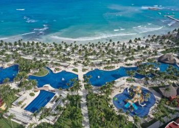 HOTEL BARCELÓ RIVIERA MAYA SE NIEGA A PAGAR A UNA MUJER POR LA PROVEEDURÍA DE ARREGLOS FLORALES