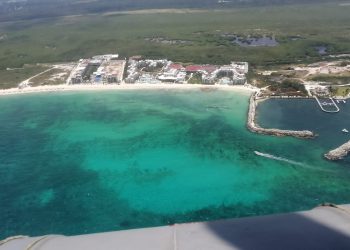 REFUERZA EL GOBIERNO FEDERAL ESTRATEGIA DE CONTENCIÓN DEL SARGAZO EN COSTAS DE QUINTANA ROO