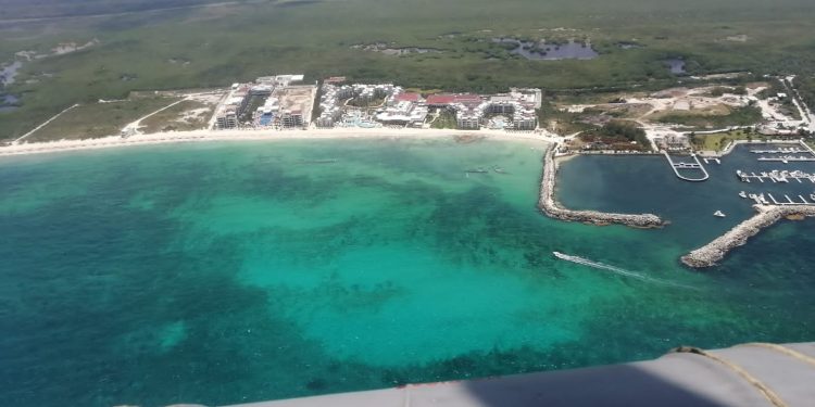 REFUERZA EL GOBIERNO FEDERAL ESTRATEGIA DE CONTENCIÓN DEL SARGAZO EN COSTAS DE QUINTANA ROO