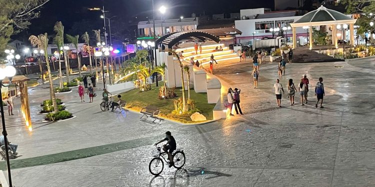 ABREN AL PÚBLICO PARQUE REMODELADO DEL CASCO ANTIGUO DE PUERTO MORELOS