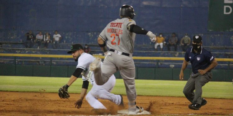TREPIDANTE JUEGO INAUGURAL SE DEFINE EN EXTRAINNINGS