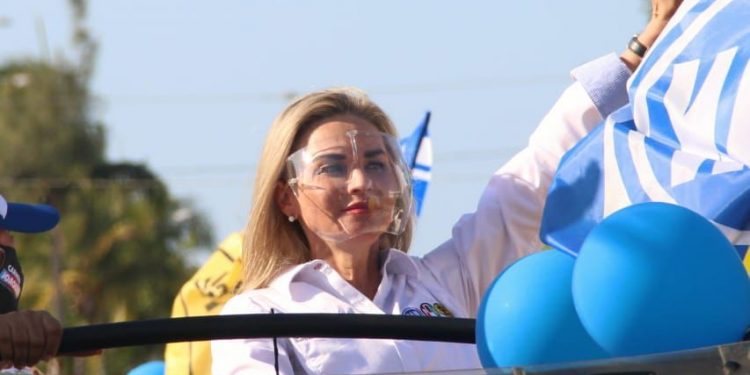 CARMEN JOAQUÍN EN CARAVANA VEHÍCULAR SALUDA A CIUDADANOS DE PUERTO JUÁREZ Y DONCELES 28