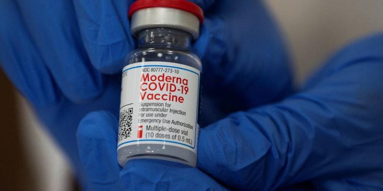 MODERNA REVELA LA EFECTIVIDAD DE SU VACUNA CONTRA EL COVID-19 PARA ADOLESCENTES