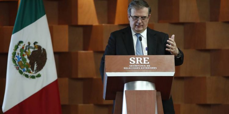 MARCELO EBRARD ENVÍA CARTA A THE ECONOMIST TRAS PORTADA DE AMLO