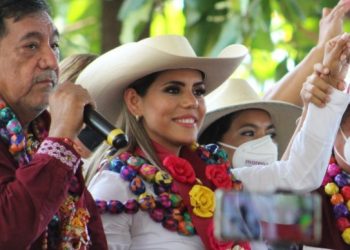 EVELYN SALGADO INICIA CAMPAÑA JUNTO A SU PADRE EN GUERRERO