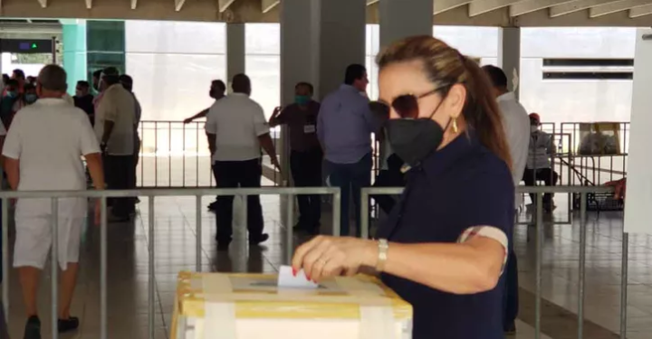 TAXISTAS ELIGEN A NUEVO LÍDER PARA LOS PRÓXIMOS TRES AÑOS EN PLAYA DEL CARMEN