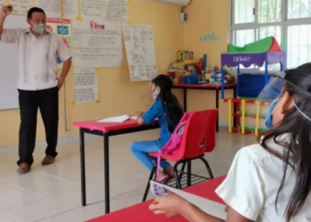 MAESTRA DA POSITIVO A COVID-19 EN ESCUELA DE CAMPECHE
