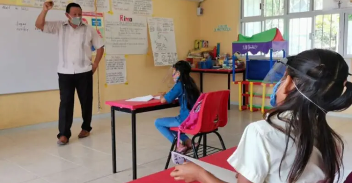 MAESTRA DA POSITIVO A COVID-19 EN ESCUELA DE CAMPECHE