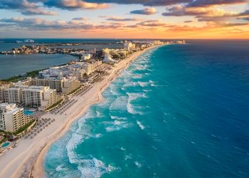 IMPARABLES LOS CONTAGIOS DE COVID-19 EN QUINTANA ROO