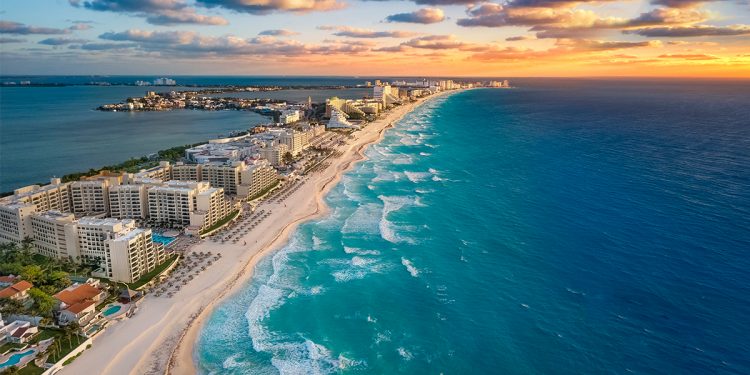 IMPARABLES LOS CONTAGIOS DE COVID-19 EN QUINTANA ROO