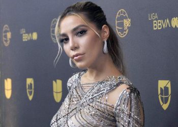 FRIDA SOFÍA NIEGA EL APELLIDO GUZMÁN Y SE PONE EL DE SU PAPÁ