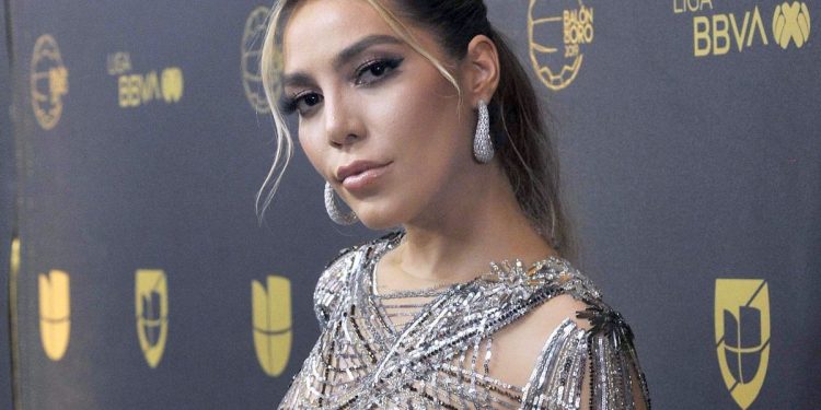 FRIDA SOFÍA NIEGA EL APELLIDO GUZMÁN Y SE PONE EL DE SU PAPÁ