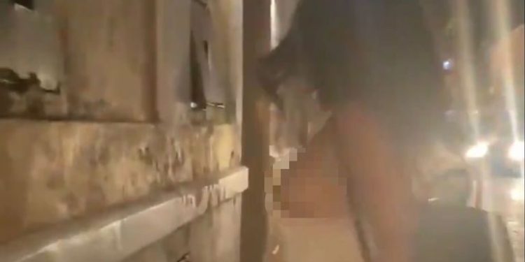 ACTRIZ PORNO SE PASEA SIN ROPA INTERIOR POR LAS CALLES DE MÉRIDA