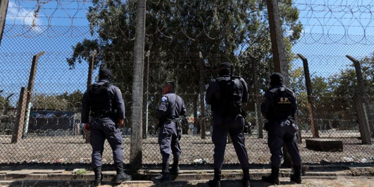 DECAPITAN A AL MENOS SIETE REOS EN UN MOTÍN CARCELARIO EN GUATEMALA