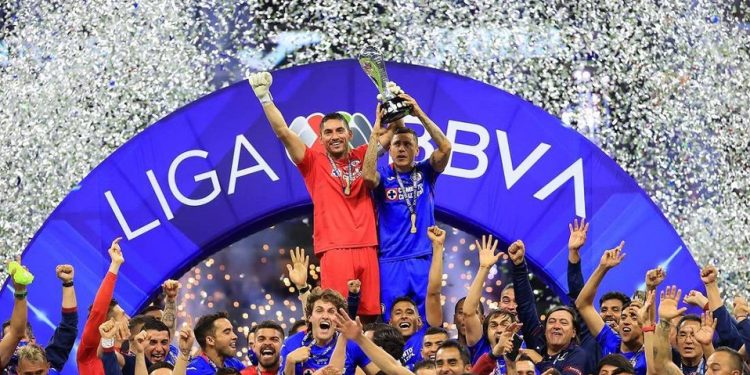 CRUZ AZUL: LA GLORIA ESTÁ EN DEJAR DE FRACASAR