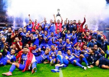 AMLO FELICITA AL CRUZ AZUL POR SU NOVENO TÍTULO DE LIGA MX