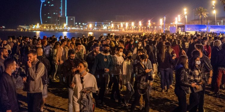 ESPAÑA SALE DE FIESTA POR FIN PARA CELEBRAR FIN DEL ESTADO DE ALARMA