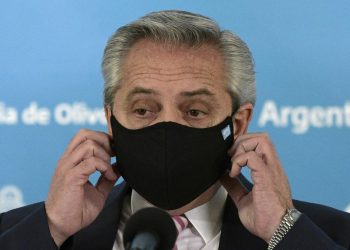ARGENTINA ANUNCIA NUEVE DÍAS DE CONFINAMIENTO ANTE NUEVA OLA DE COVID-19