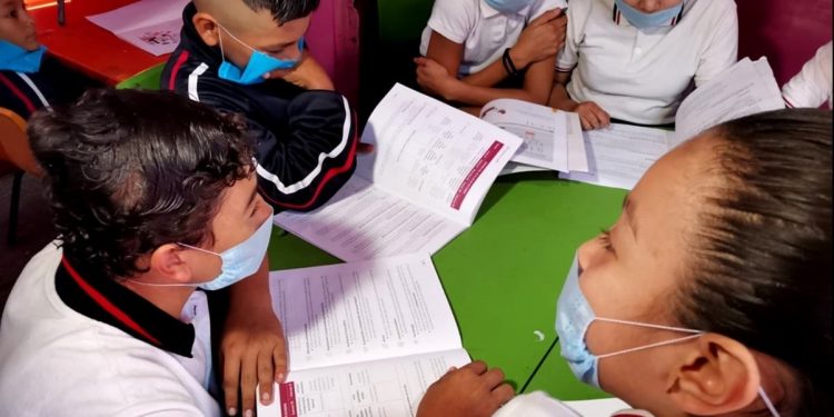 AMLO ANUNCIA QUE PODRÍAN REAPERTURARSE ESCUELAS EN JUNIO