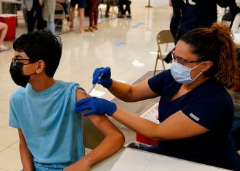 PFIZER BUSCA APLICAR EN MÉXICO VACUNA ANTI COVID-19 A MENORES DE 12 A 15 AÑOS