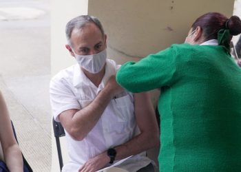 LÓPEZ-GATELL, SE VACUNA CONTRA EL COVID-19