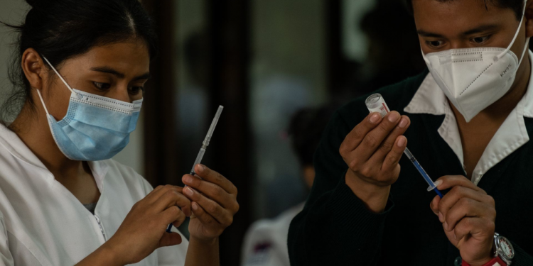 AMLO ADELANTA FECHA PARA VACUNACIÓN A PERSONAS DE 40 A 49 AÑOS