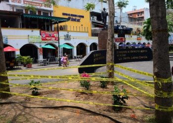 COMERCIANTES DE LA ZONA LUZ EMBELLECERÁN EL PARQUE JUÁREZ CON ORNAMENTOS