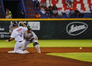 CERRADO JUEGO ENTRE PERICOS Y TIGRES EN EL BETO ÁVILA