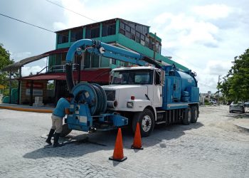 EXHORTAN A CIUDADANÍA A NO TIRAR SÓLIDOS NI BASURA AL DRENAJE