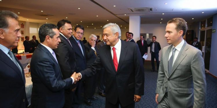 ANALIZARÉ SI ME INVITA OBRADOR A SU GABINETE: CARLOS JOAQUÍN