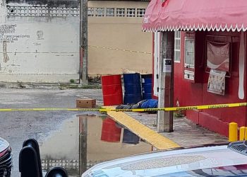 MUERE ASALTANTE EN PLENO ATRACO EN CANCÚN