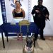 UNIDAD CANINA DETECTA A MUJER QUE PORTABA MARIHUANA EN PLAYA DEL CARMEN