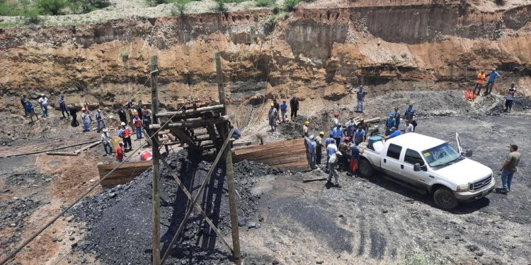 COLAPSA MINA EN MÚZQUIZ, COAHUILA; HAY AL MENOS SIETE MINEROS ATRAPADOS