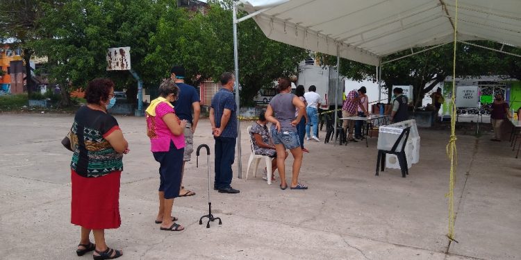 FUNCIONARIOS DE CASILLA NO SE PRESENTAN EN CIUDAD INDUSTRIAL