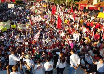 POLÍTICOS PONEN EN PELIGRO A LA GENTE DURANTE SUS CAMPAÑAS ELECTORALES