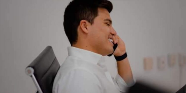 USUARIOS RECLAMAN EN REDES A GUSTAVO MIRANDA POR SU POLÍTICA DE PUERTAS CERRADAS