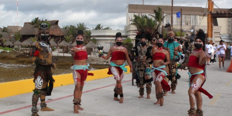 RECIBE MAHAHUAL AL CELEBRITY EDGE