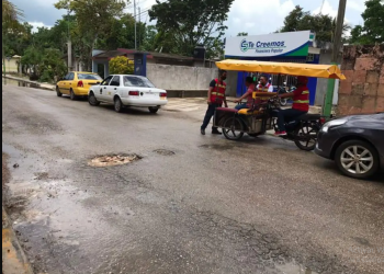 DESAZOLVAN ALCANTARILLAS PARA EVITAR INUNDACIONES EN KANTUNILKÍN