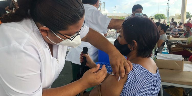 INICIA LA JORNADA DE VACUNACIÓN DE 40 A 49 AÑOS EN CANCÚN