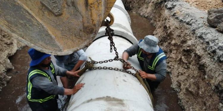 REALIZAN TRABAJOS PARA MEJORAR PASOS DE AGUA EN LA CARRETERA QUE DIVIDE AL FRACCIONAMIENTO CIÉNAGA 2,000 CON LA CIÉNAGA DE PROGRESO